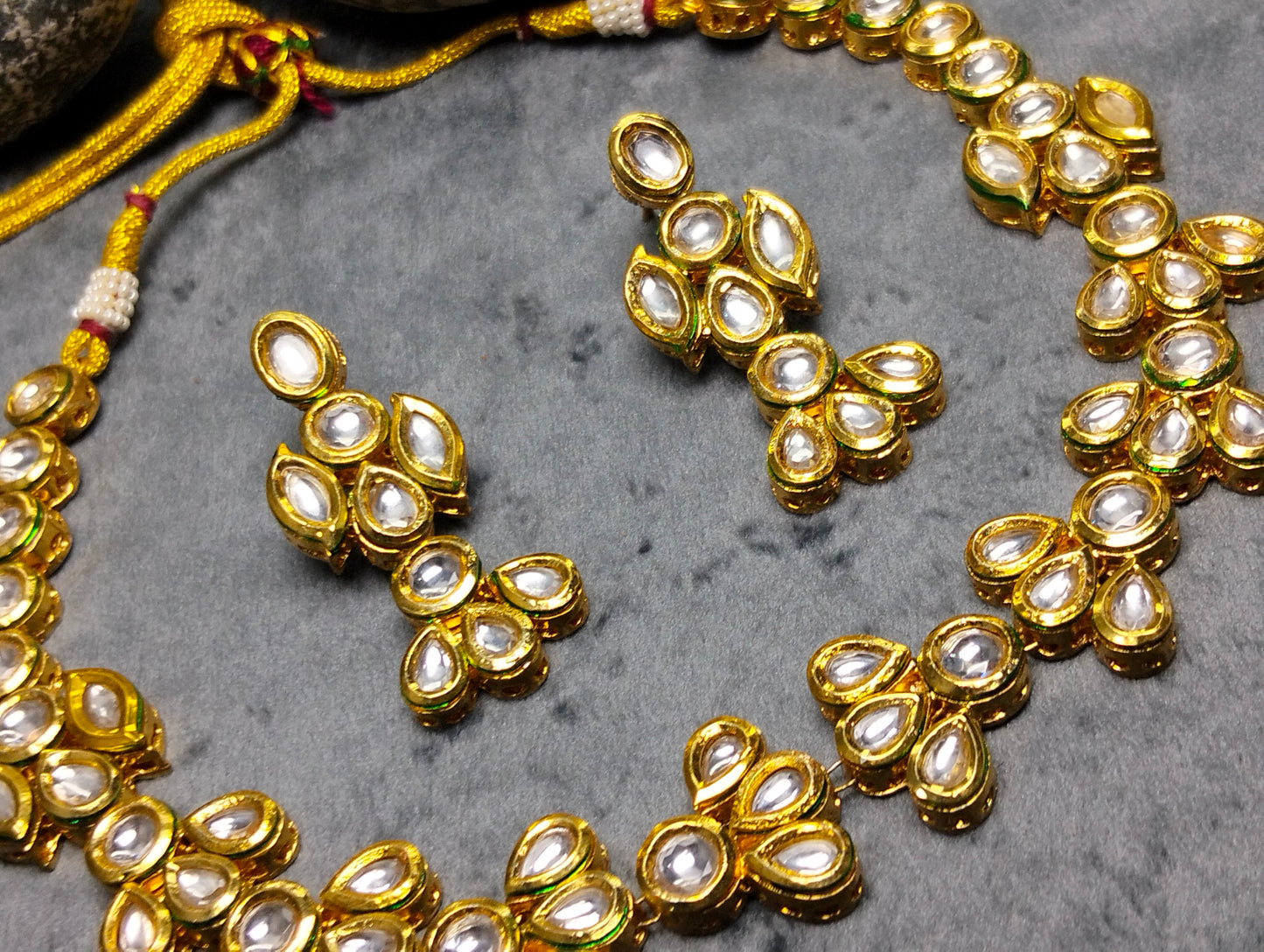 Trendy Kundan original meenakari set