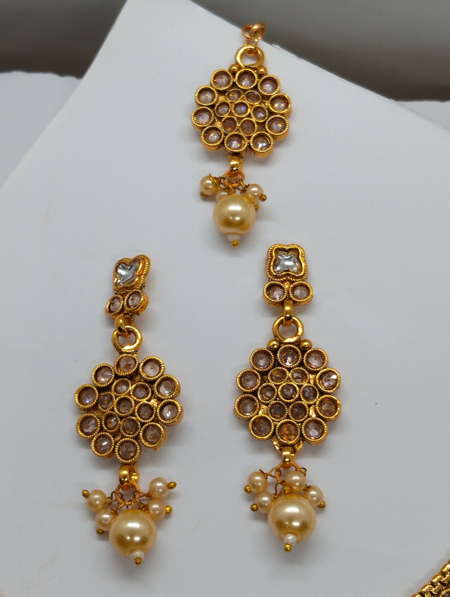 Heritage Gold-Finish Kundan Set with Earrings & Mang tika