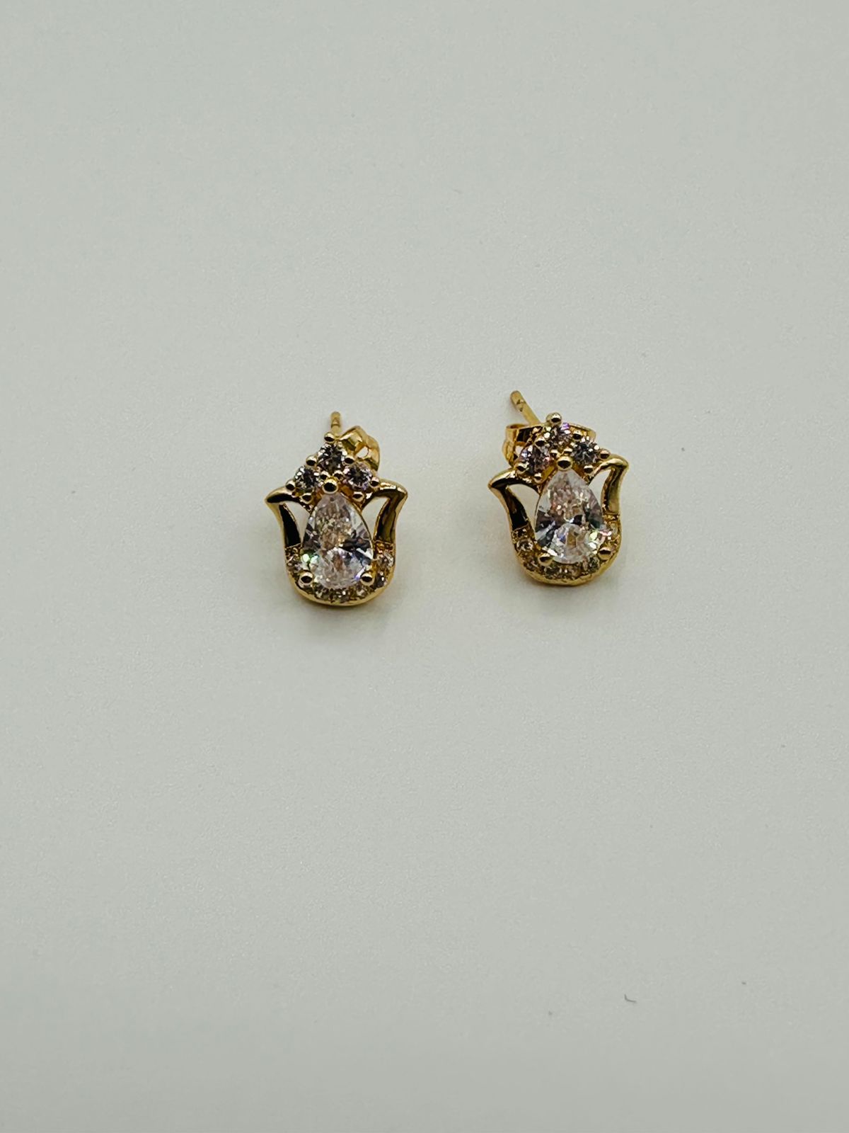 The Daily Diamond-Look | 1ct Round Cut Gold Plated Stud