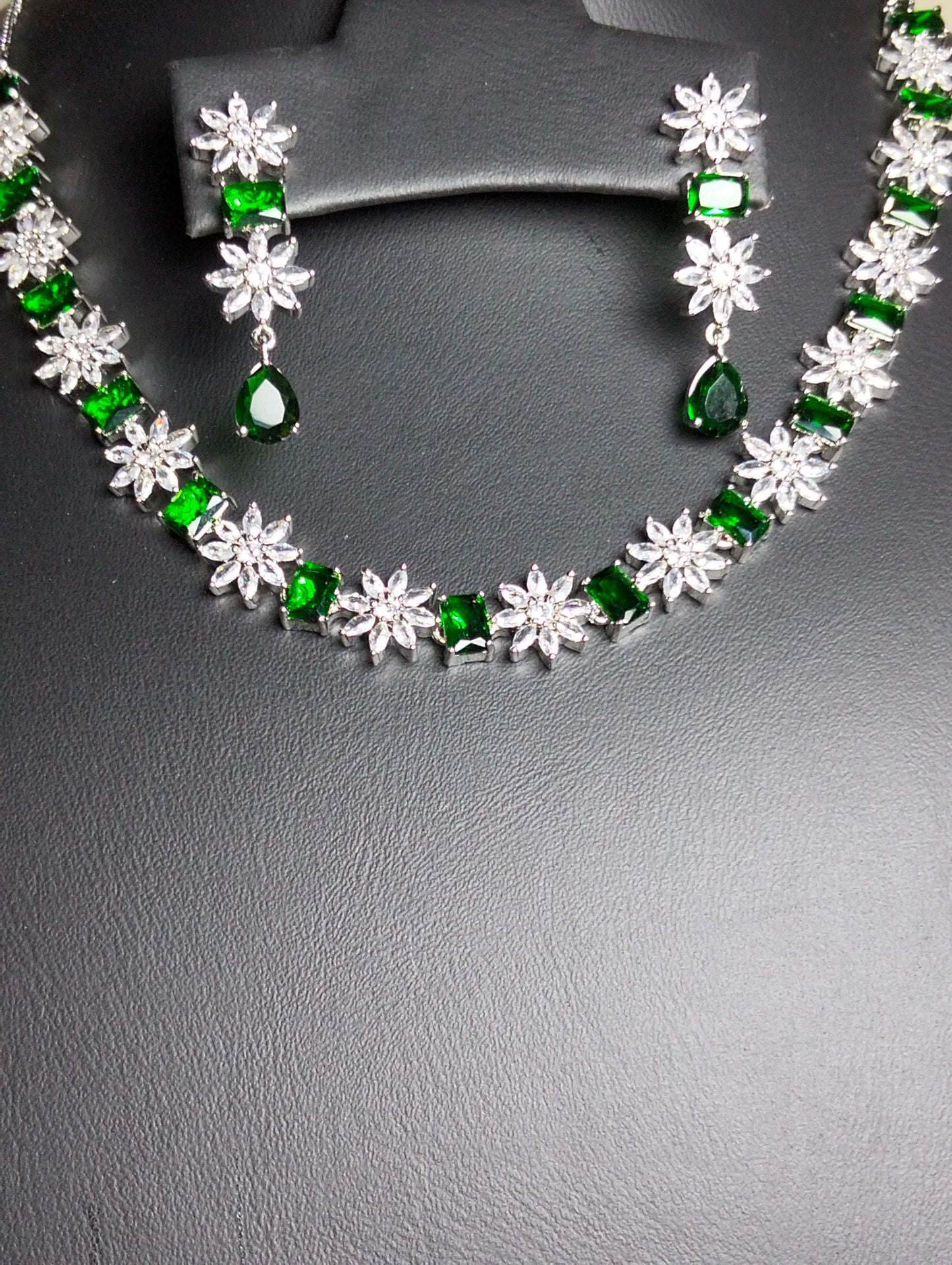 Emerald green AD silver rhodium plated set