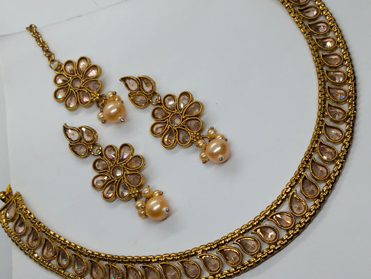 Gold Plated Kundan Choker Set with Earrings & Maang Tikka