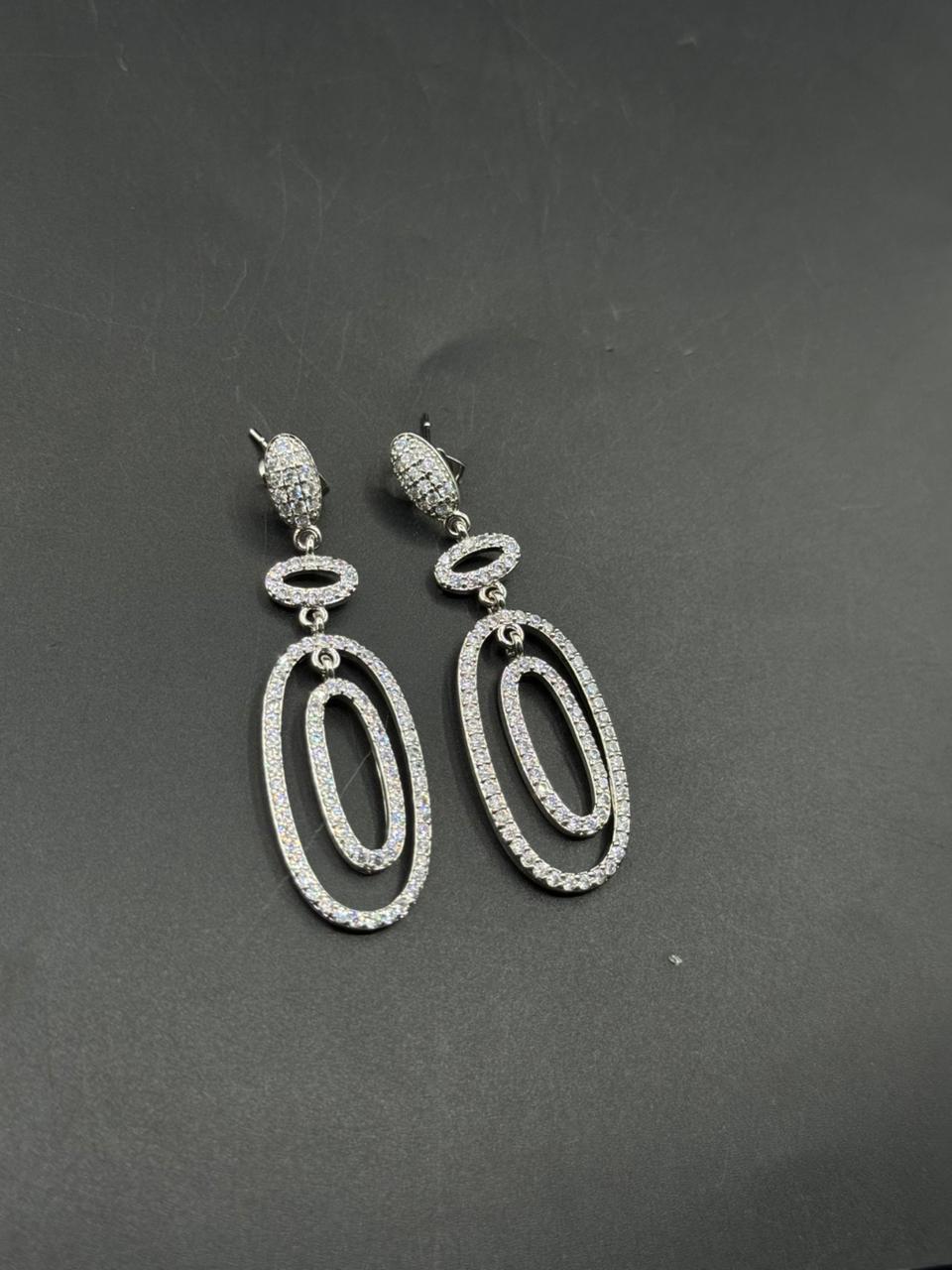 One Carat Geometrical Earring