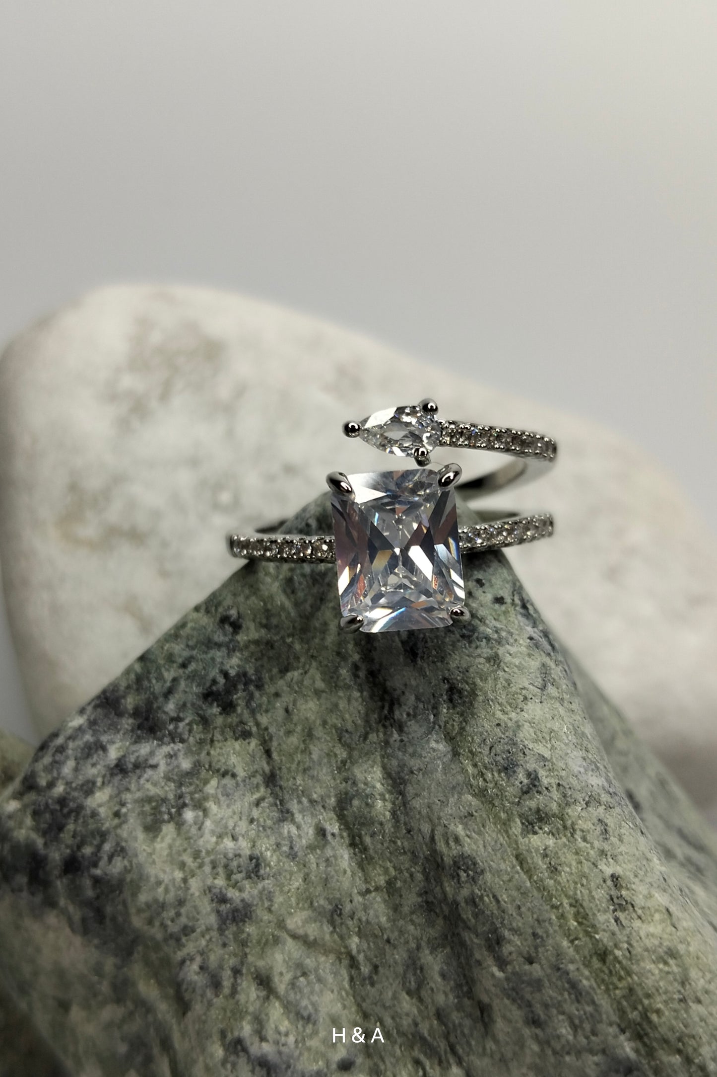 Double Diamond ring in silver rhodium plated