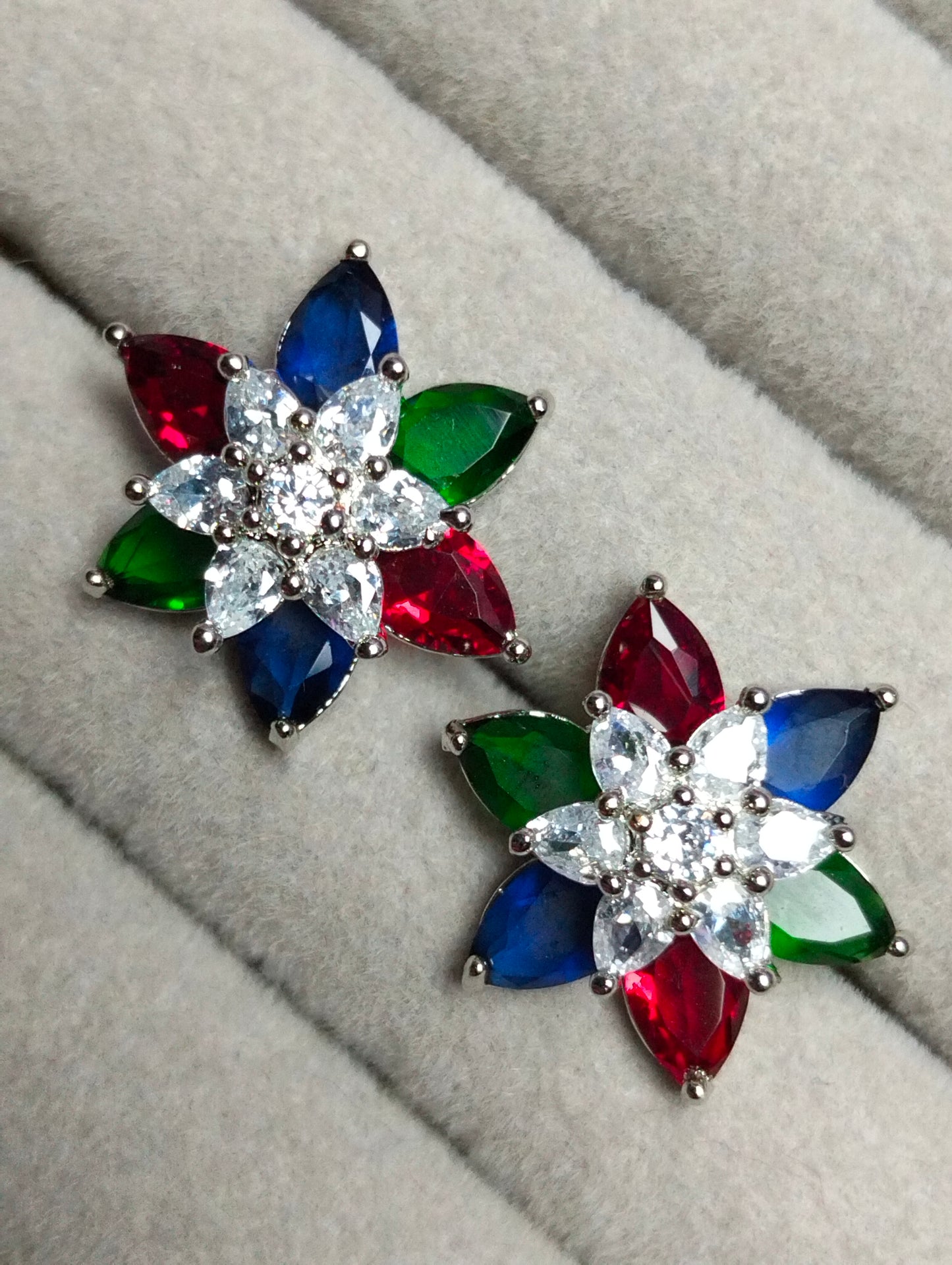 Multi stone stud