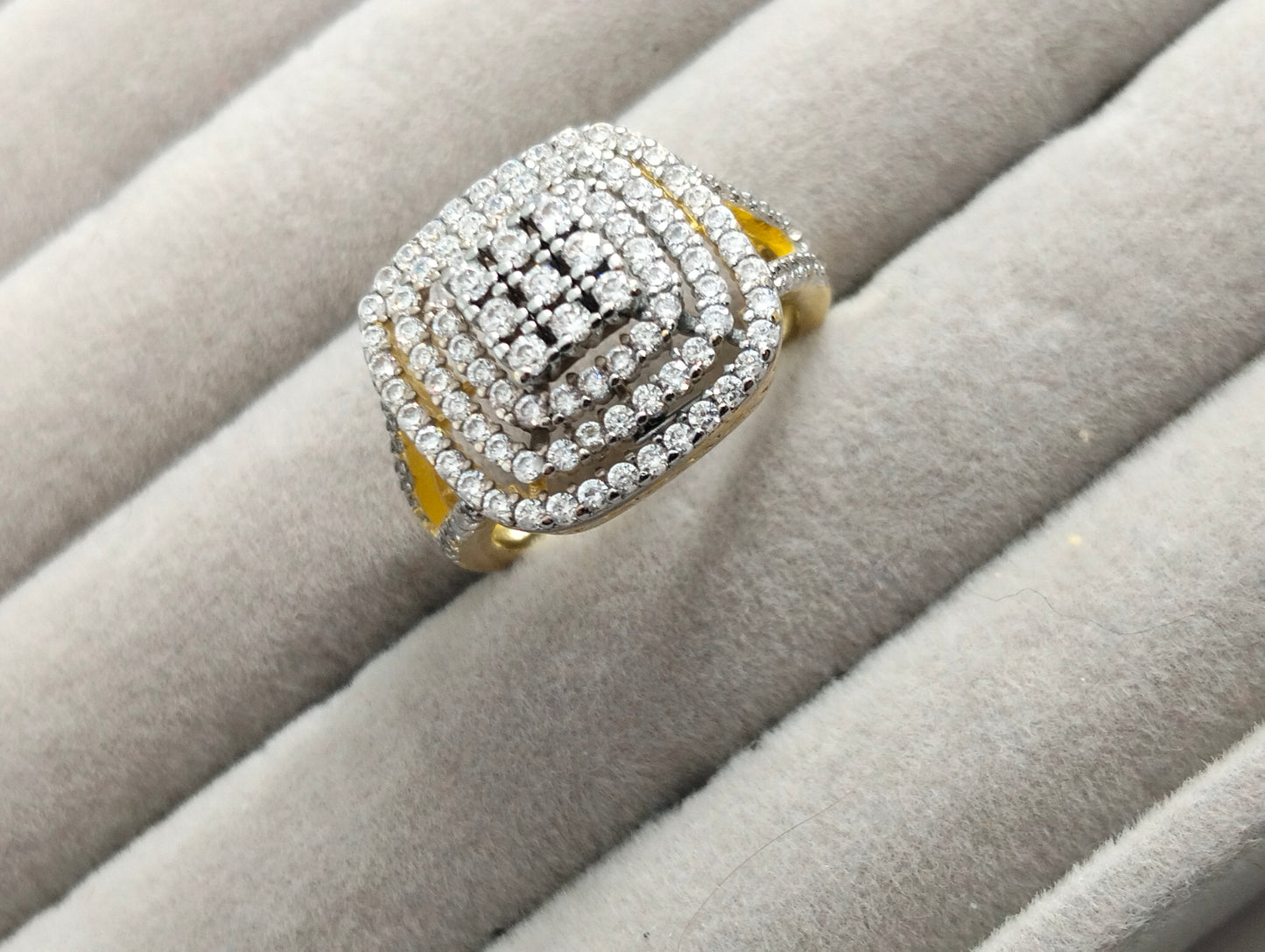Diamond look|Two toned ring with cubic zircon