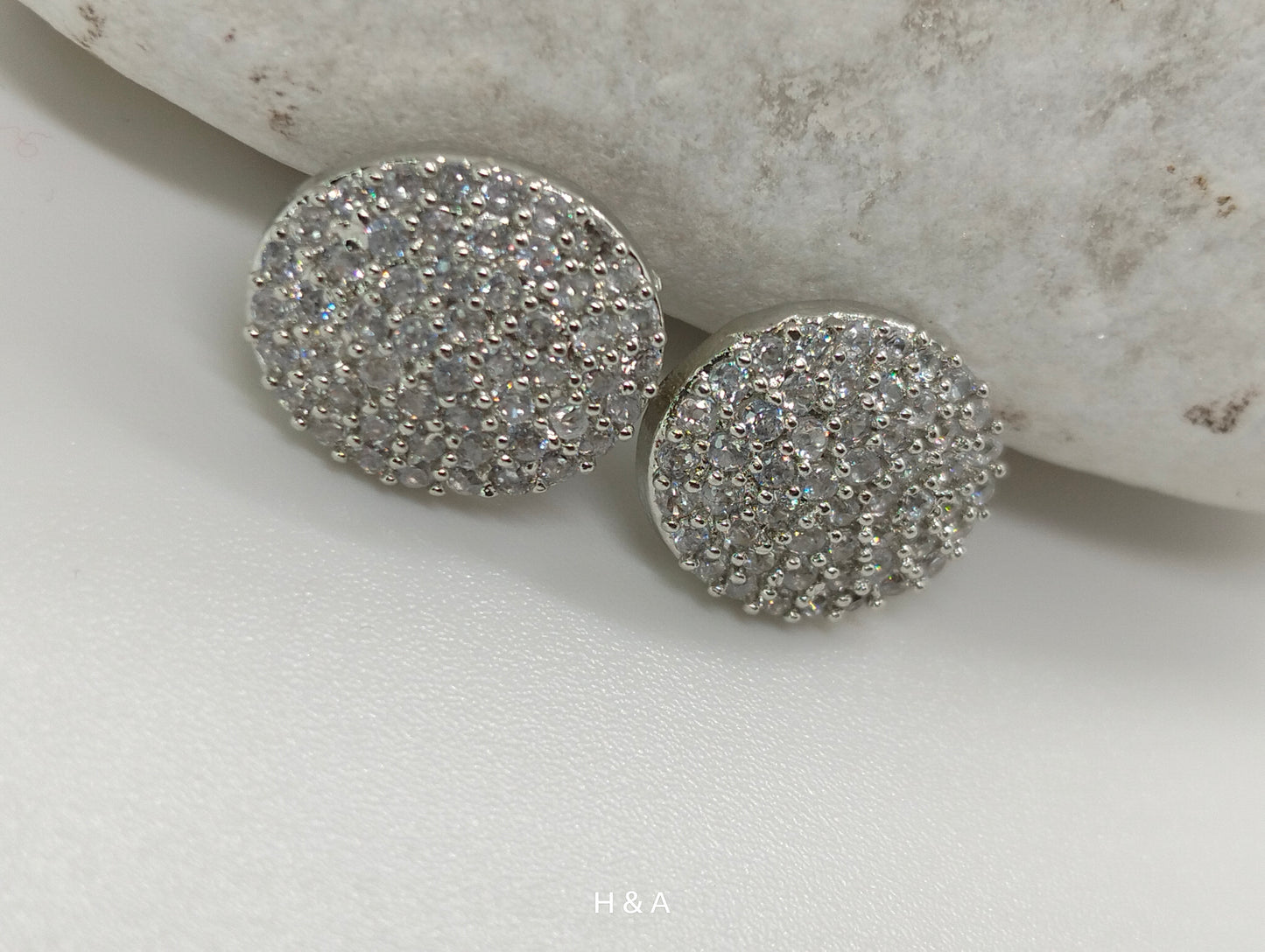 Silver rhodium plated stud