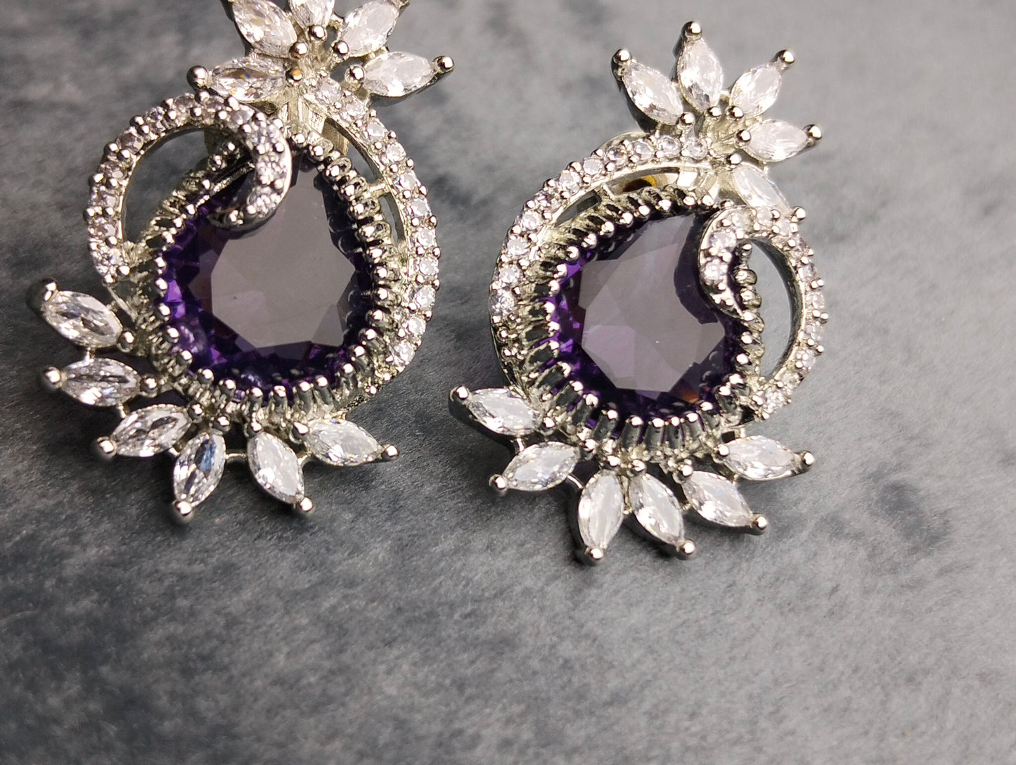 Purple 💜 stone silver stud