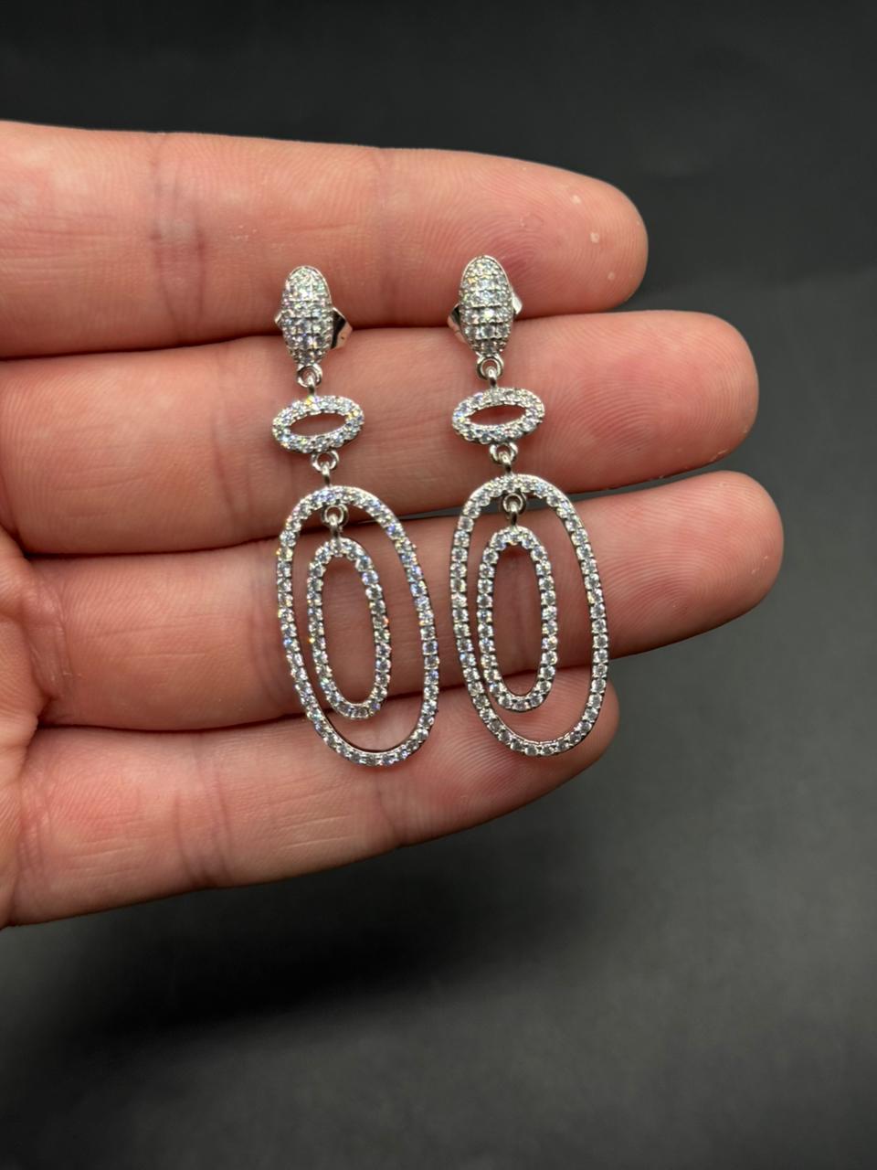 One Carat Geometrical Earring