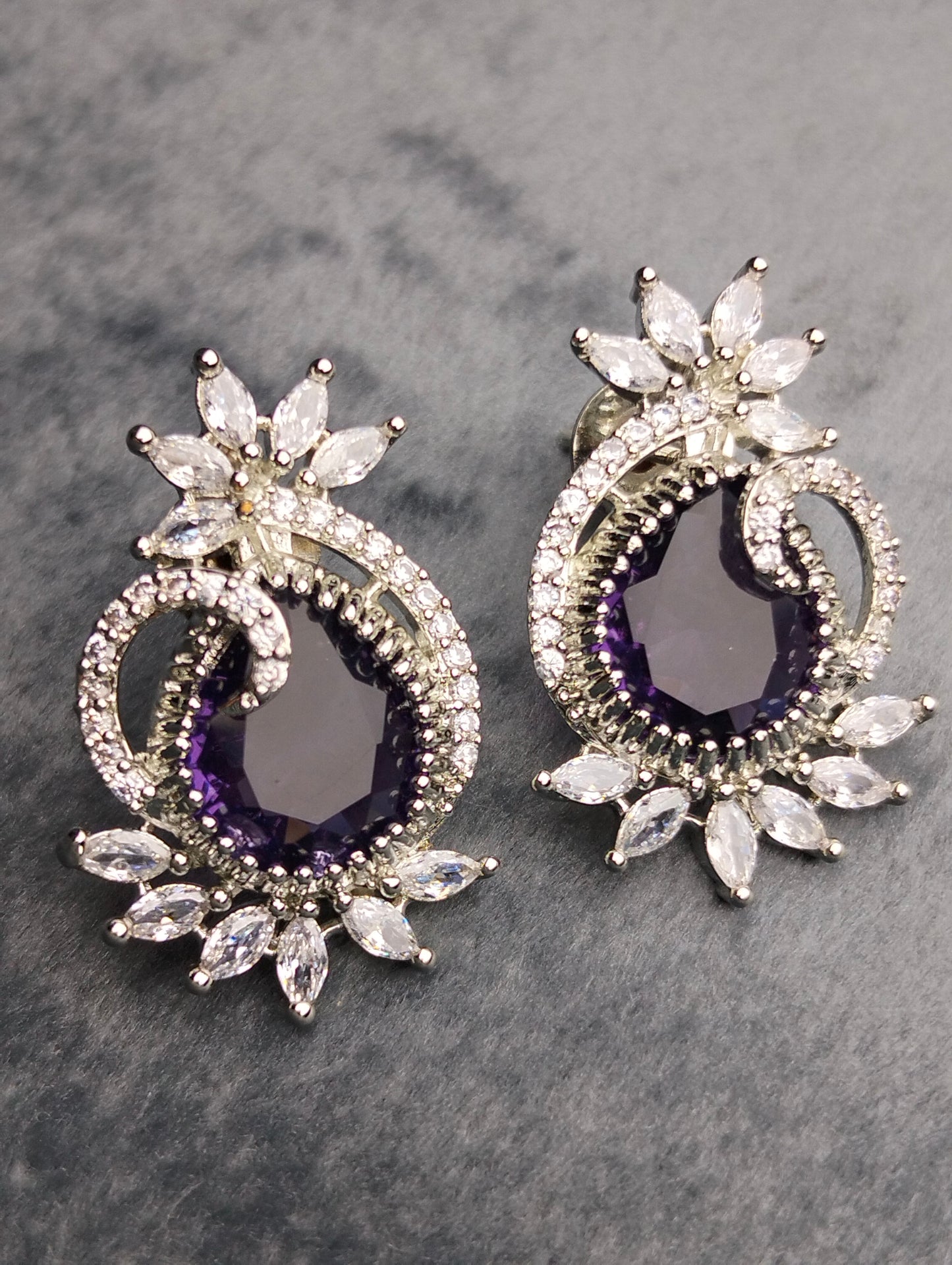 Purple 💜 stone silver stud