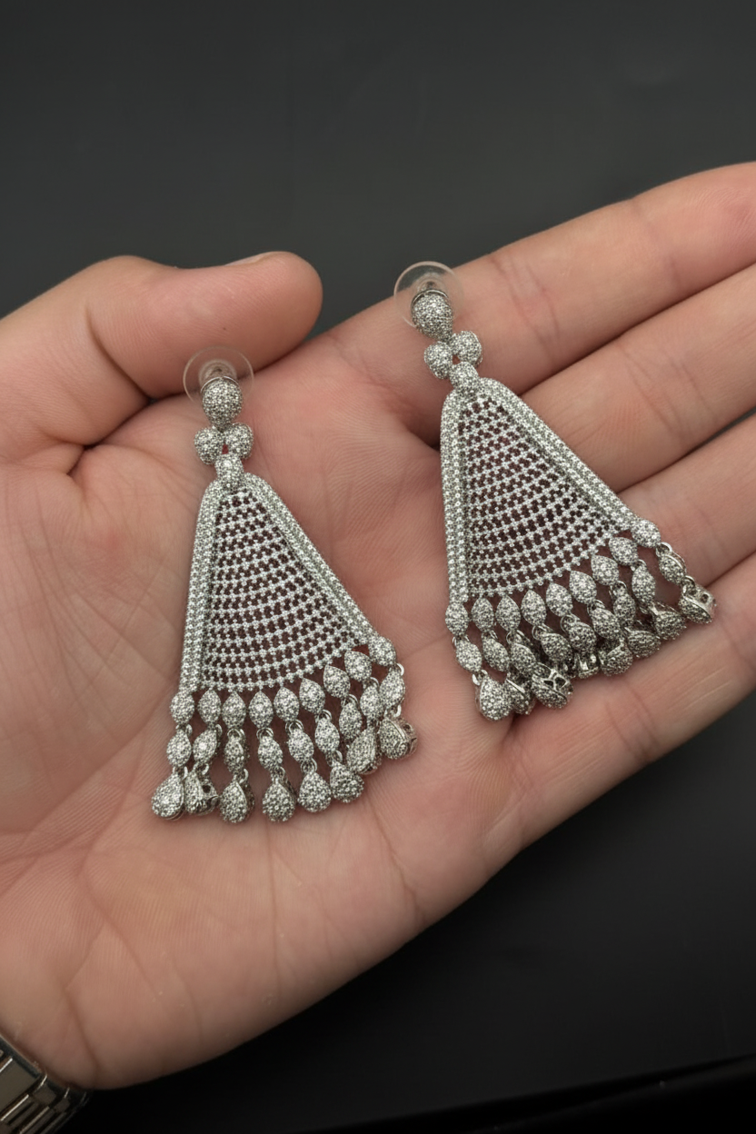 Statement Earing in diamond cut style