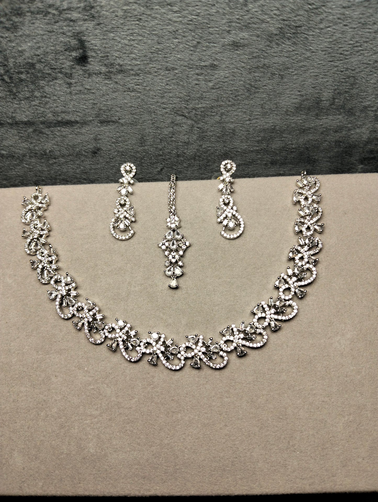 Silver rhodium plated necklace