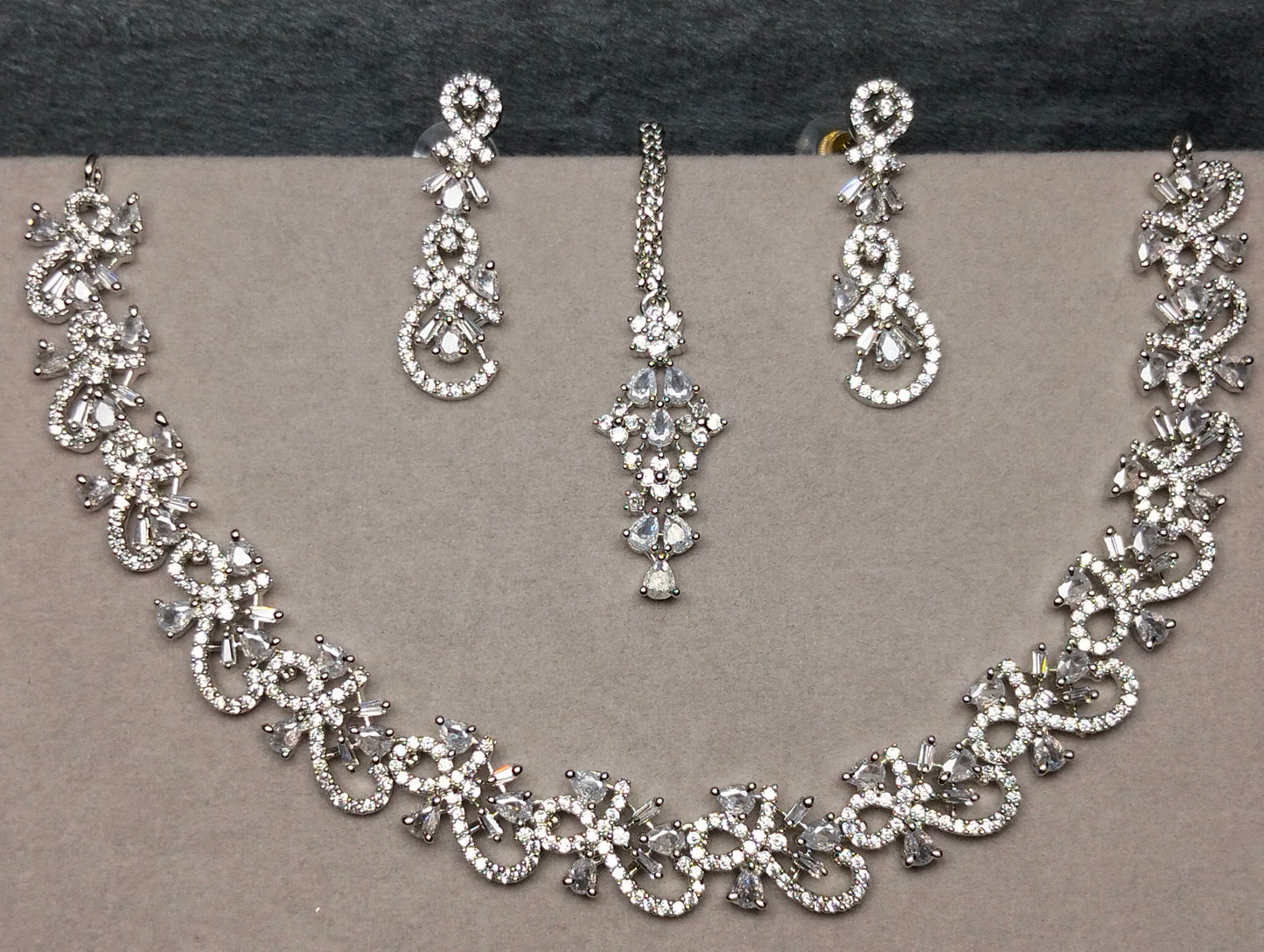 Silver rhodium plated necklace