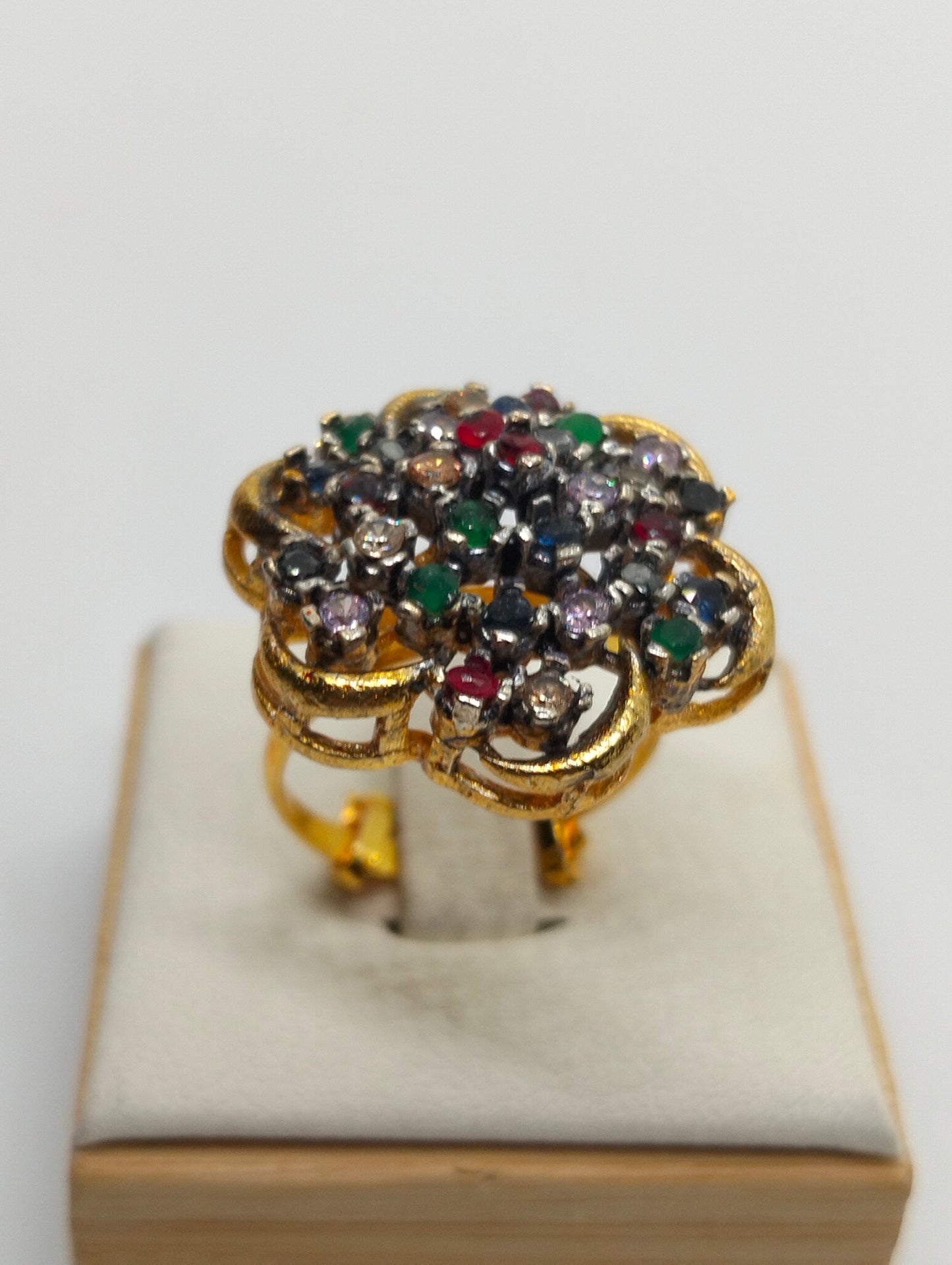 Multi stone adjustable ring in casting