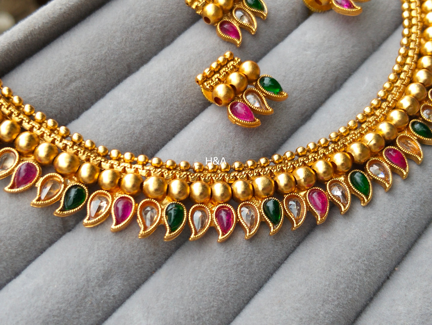 Multi stone rajwari set