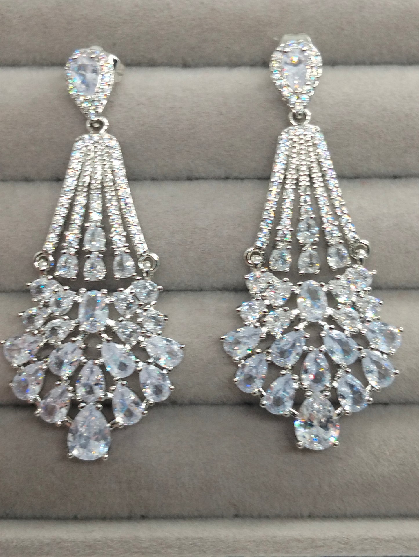 Diamond look silver rhodium plated earing