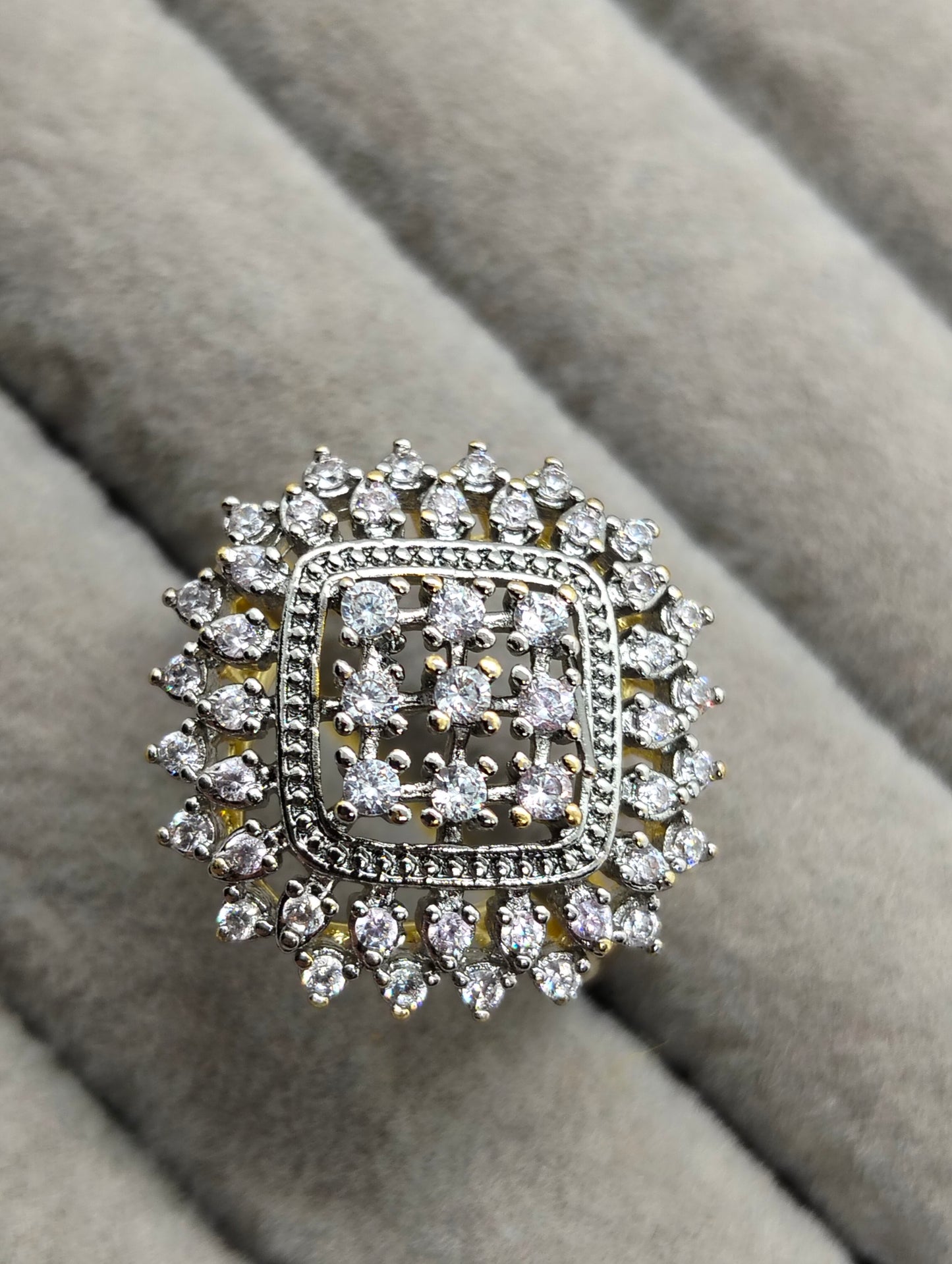 Trendy Squarical 18k gold polished ring with cubic zircon