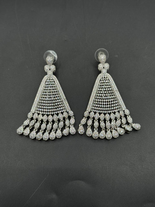 Statement Earing in diamond cut style