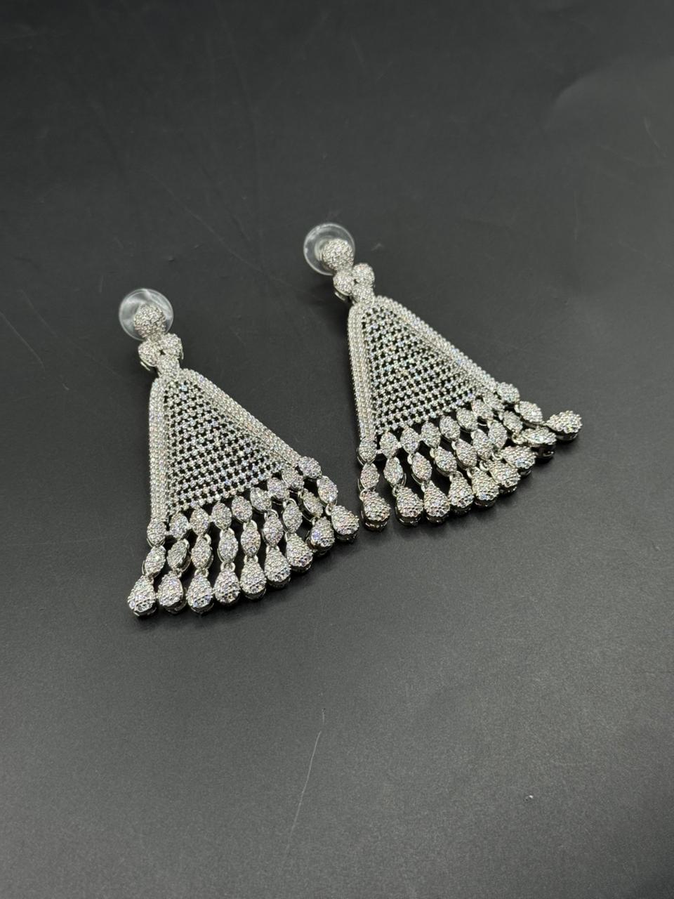 Statement Earing in diamond cut style