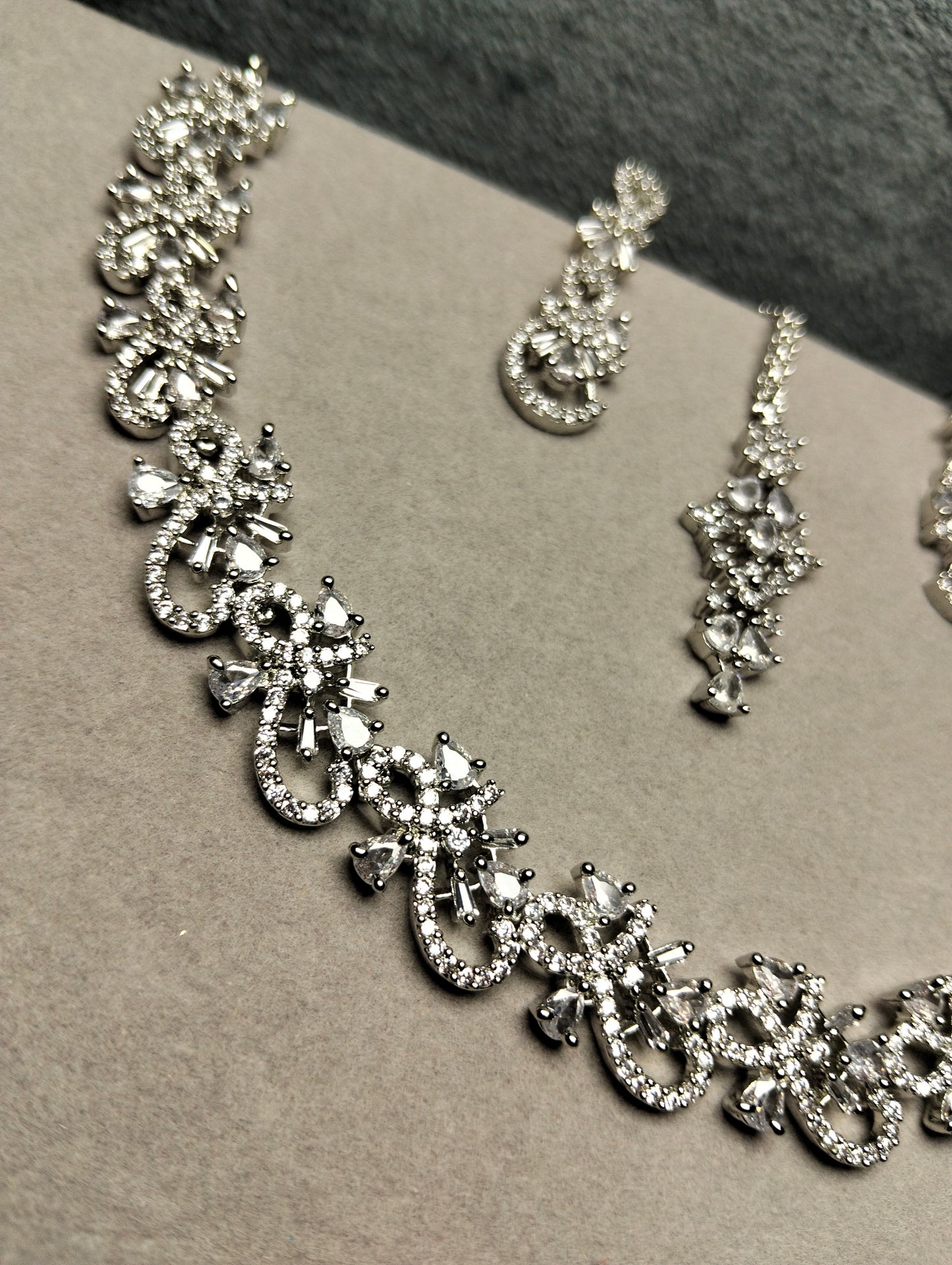 Silver rhodium plated necklace