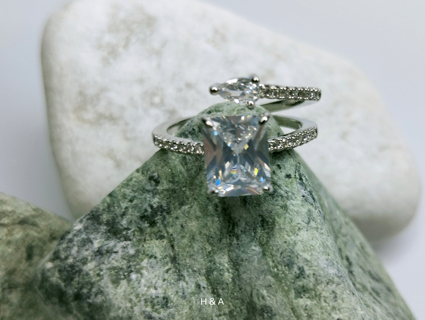 Double Diamond ring in silver rhodium plated