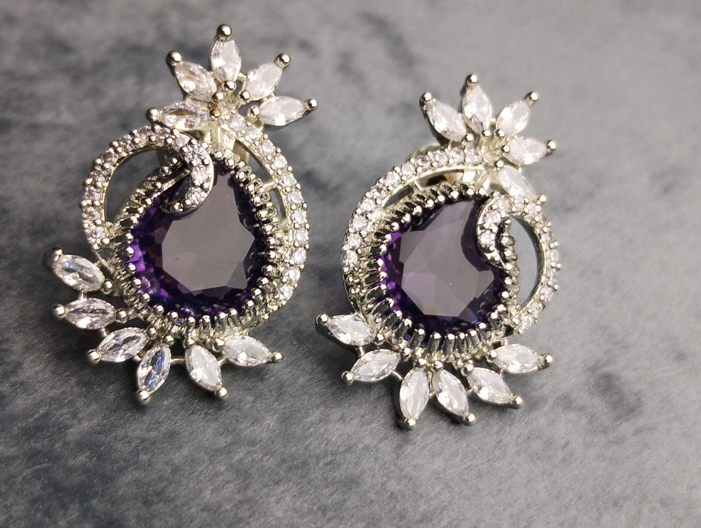Purple 💜 stone silver stud