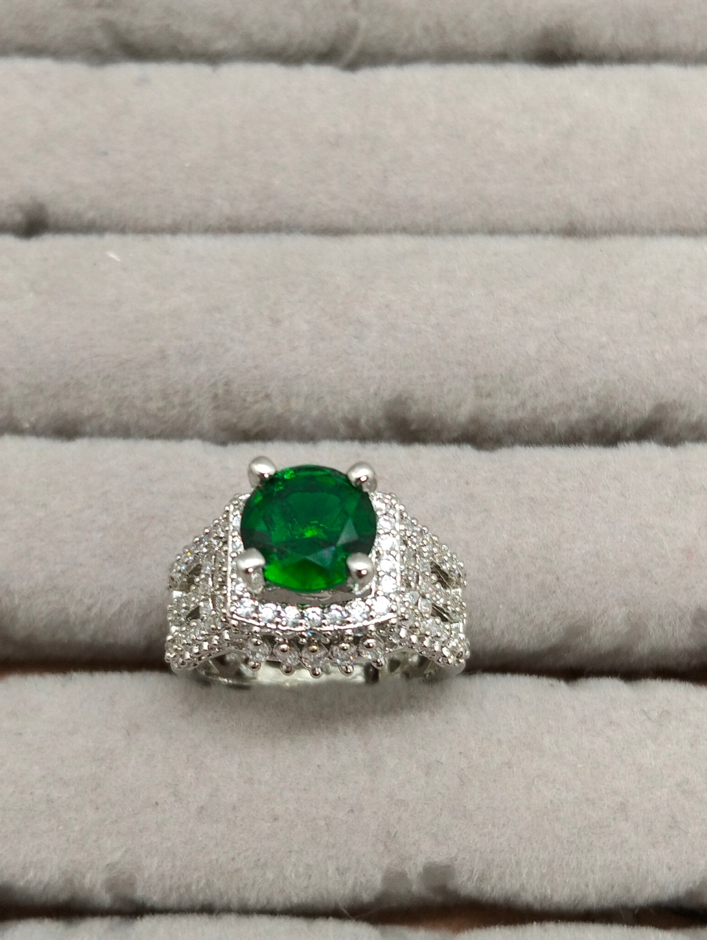 Green 💚 stone adjustable tower ring in one carat silver rhodium plated
