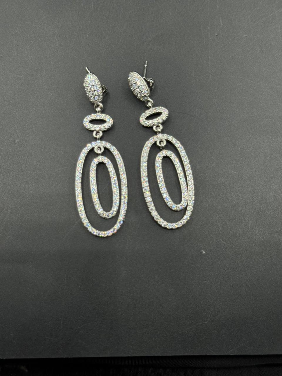 One Carat Geometrical Earring