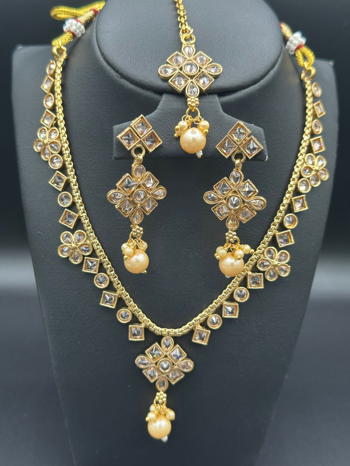 Antiquity | Handcrafted Polki Floral Necklace Set