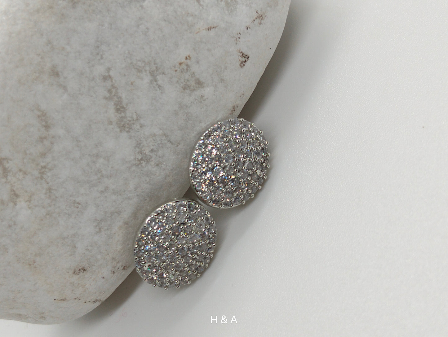 Silver rhodium plated stud