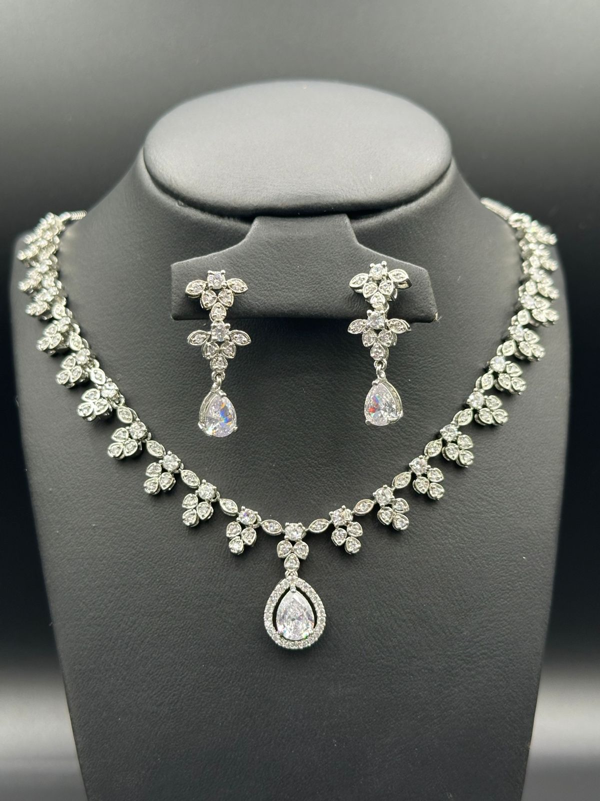 The Daily Diamond-Look | 1ct Round Cut Silver Necklace